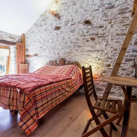 Rustique Avec Lit King-size, Cheminée, Petit-déjeuner Et équipements Pour Enfants à - Fr-1-306-1249 Bed and breakfast Bouvron